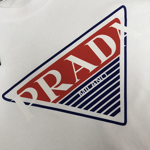 プラダ 新しいロゴプリントラウンドネック半袖Tシャツ