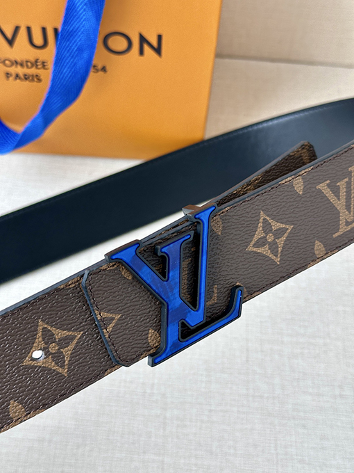 ルイヴィトン ファッション雑貨 バックル ルイヴィトンLV Initiales バックル両面ベルト 9,980円 CCS041049
