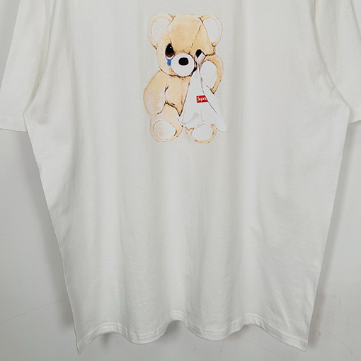Supreme クマデザイン Tシャツ S SUPREME SS25 BEAR 泣いている熊のプリント半袖シャツ 7,580円
