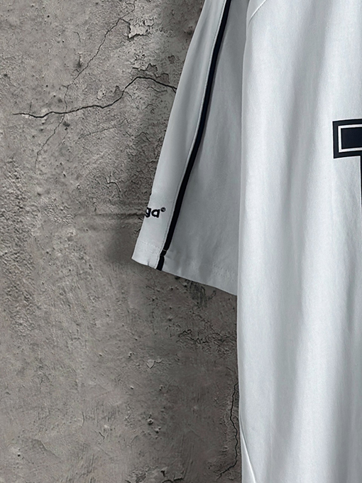 バレンシアガ サッカーNo.10東京限定マンチェスターユナイテッドユニフォーム半袖Tシャツ