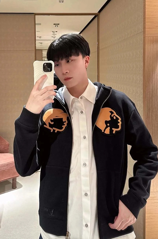 ルイヴィトン Nigo コラボポートレートフード付きジッパー