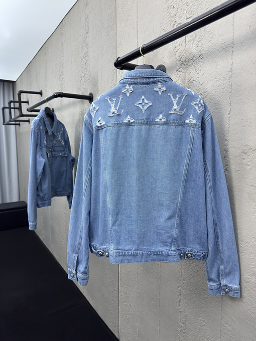 LVルイヴィトン/レア品/デニムジャケット入手困難 LVルイヴィトン/レア品/デニムジャケット入手困難 - メルカリ