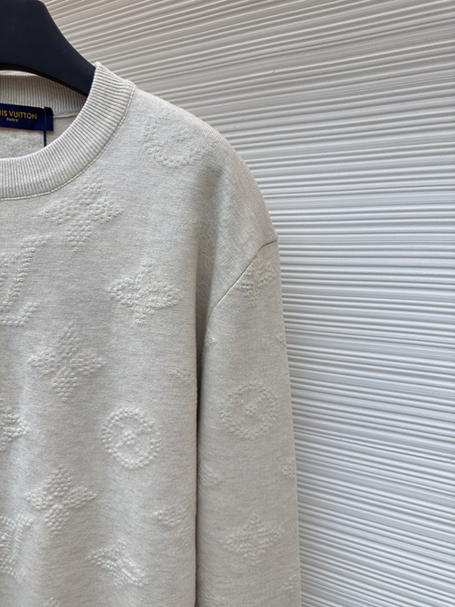 ルイヴィトン 新しい立体エンボスセーター