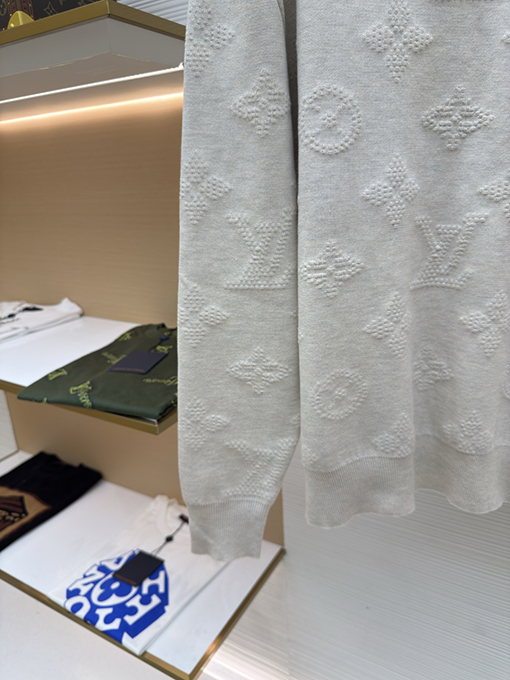 ルイヴィトン 新しい立体エンボスセーター