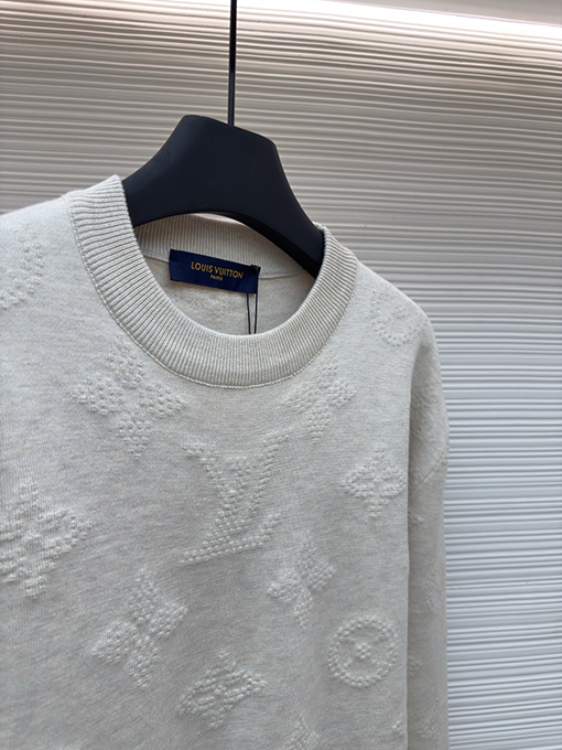 ルイヴィトン 新しい立体エンボスセーター