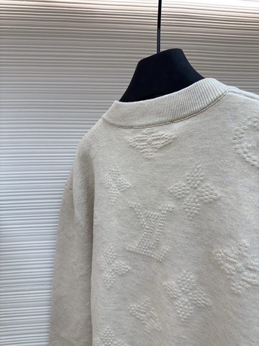 ルイヴィトン 新しい立体エンボスセーター