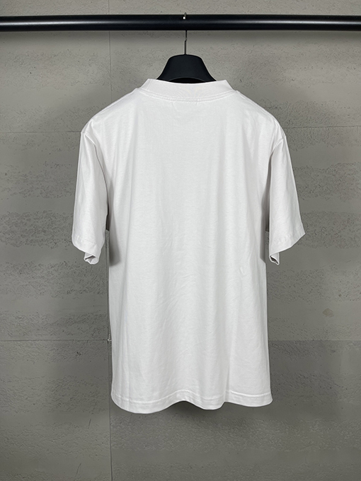 バレンシアガスーパーコピー レディースフロントに LUXURY ロゴパッチ刺繍半袖Tシャツ