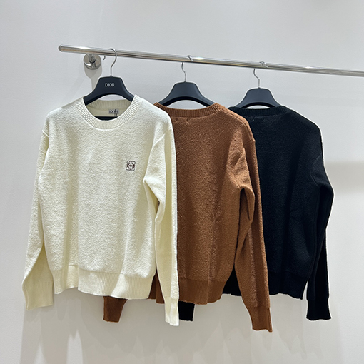 ロエベ クラシックな刺繍ロゴクルーネックセーター