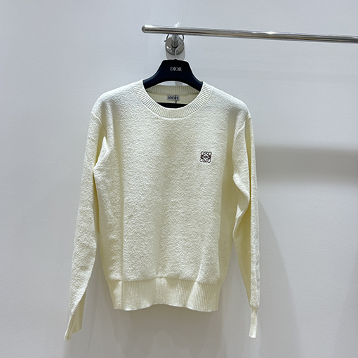 ロエベ クラシックな刺繍ロゴクルーネックセーター