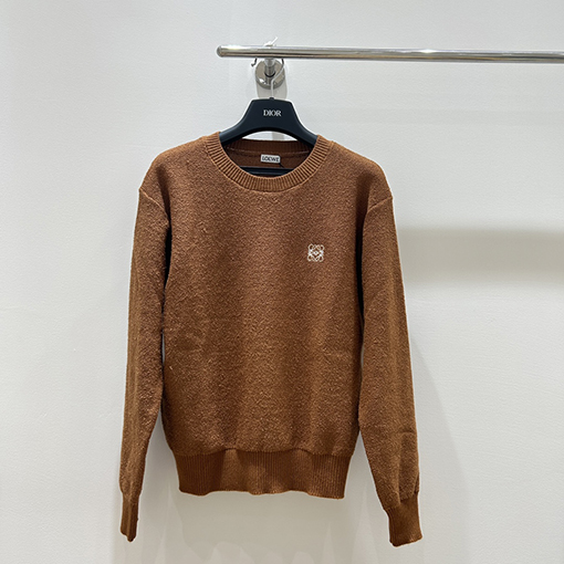 ロエベ クラシックな刺繍ロゴクルーネックセーター