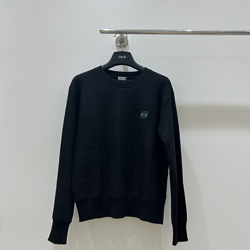 ロエベ クラシックな刺繍ロゴクルーネックセーター