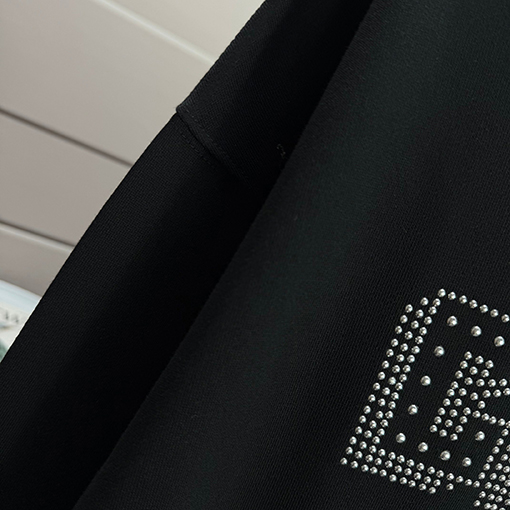 セリーヌコピー 新しいシルバービーズとラインストーンロゴクルーネックパーカー