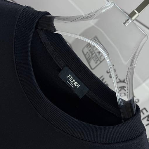 フェンディ FENDI 新しいラウンドネックのスパーカー