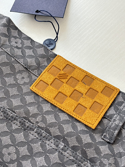 ルイヴィトンスーパーコピー オールドフラワー四つ葉のクローバー魚鱗ジャカードジーンズ