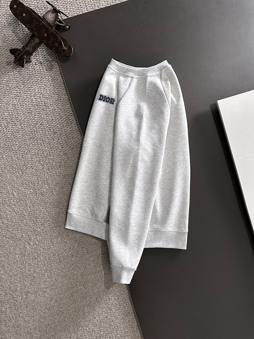 ディオール DIOR カウンターと同じスタイルの長袖シャツ