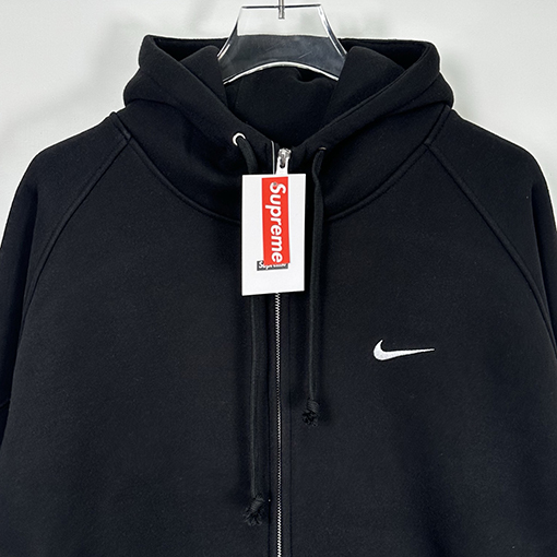 シュプリームコピー X NIKE ジョイントモデルのベルベットと厚のフード付きジッパースパーカー
