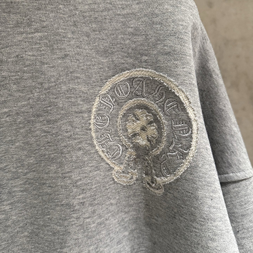 クロムハーツ 厚のレーザー加工フード付きスパーカー