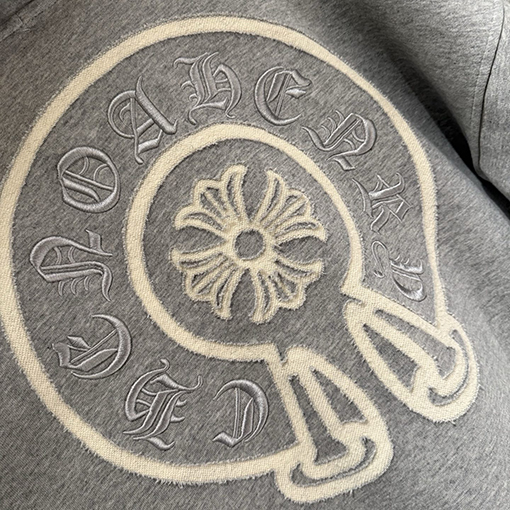 クロムハーツ 厚のレーザー加工フード付きスパーカー