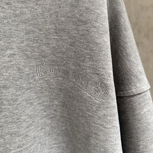 クロムハーツ 背中にレーザーをしたフード付きスパーカー