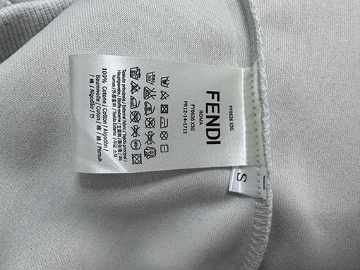 フェンディスーパーコピー FFレタリングジッパーカーディガンスパーカー