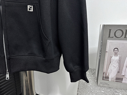 フェンディスーパーコピー FFレタリングジッパーカーディガンスパーカー