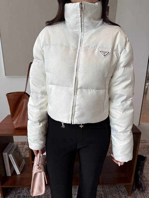 プラダ 新作レディースハイウエストスタンドカラーダウンジャケット