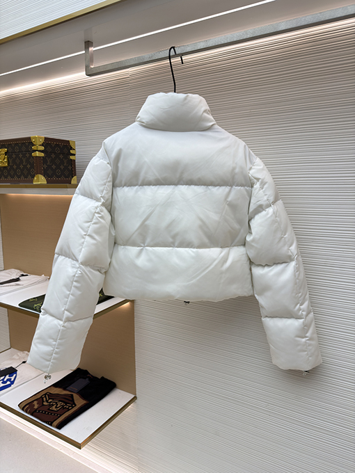 プラダ 新作レディースハイウエストスタンドカラーダウンジャケット
