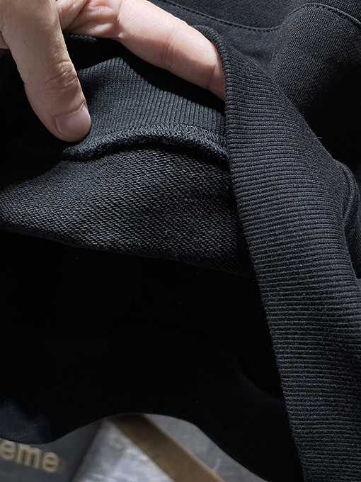 クロムハーツスーパーコピー 新しい馬蹄形のコントラストパッチフード付きスパーカー