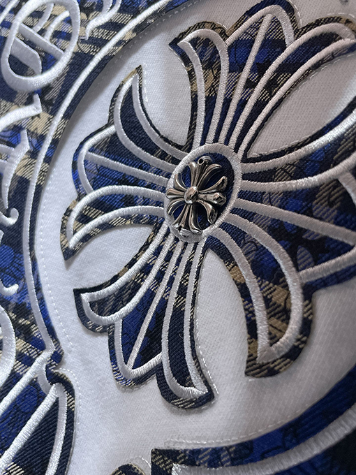 クロムハーツスーパーコピー 新しい馬蹄形のコントラストパッチフード付きスパーカー