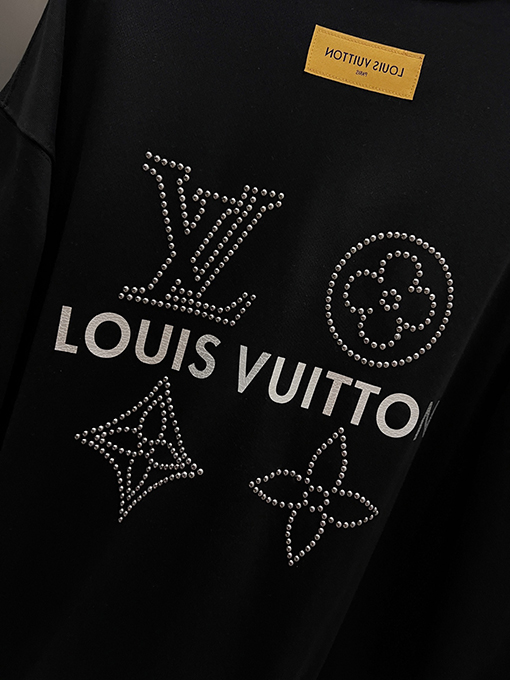 ルイヴィトン LV 新しい大きなV字立体レタリングプリント ラウンドネック スパーカー