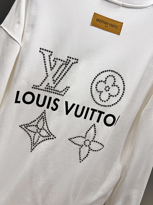 ルイヴィトン LV 新しい大きなV字立体レタリングプリント ラウンドネック スパーカー