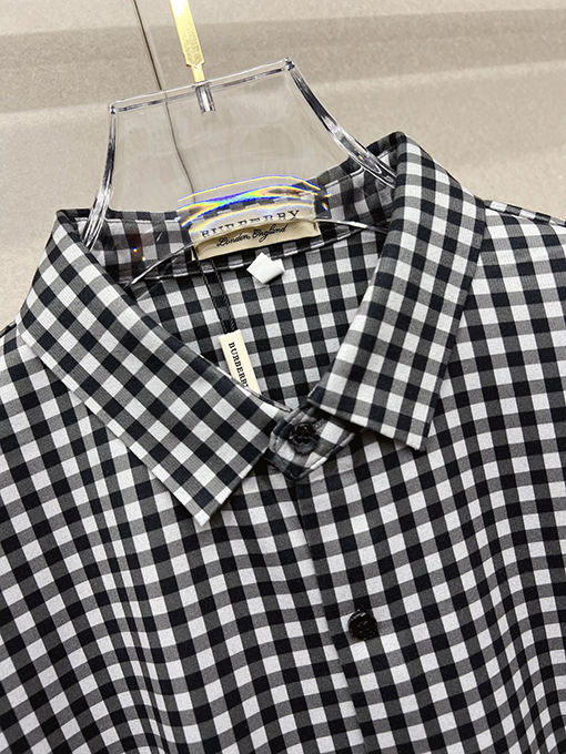 バーバリーコピー 新しいモデルセイコーの刺繍ロゴ長袖シャツ