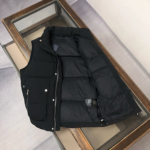 プラダコピー 新作スタンドカラーダウンベスト