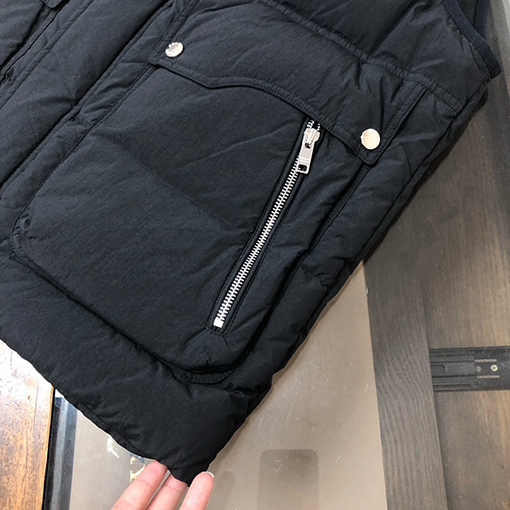 プラダコピー 新作スタンドカラーダウンベスト