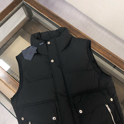 プラダコピー 新作スタンドカラーダウンベスト