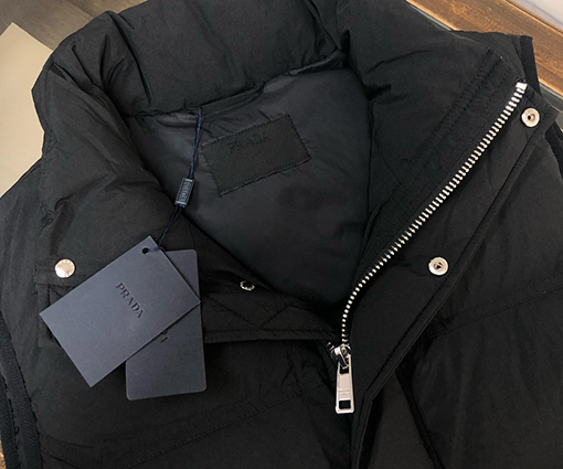 プラダコピー 新作スタンドカラーダウンベスト