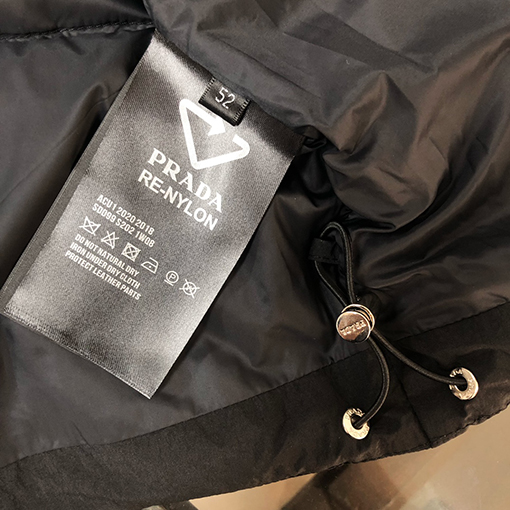 プラダコピー 新作スタンドカラーダウンベスト