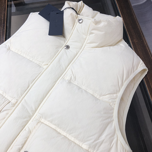 プラダコピー 新作スタンドカラーダウンベスト