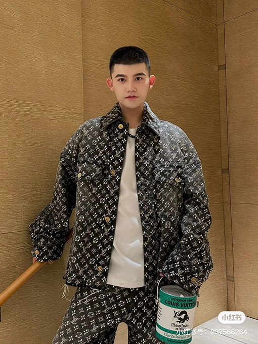 ルイヴィトンスーパーコピー モノグラムラインストーンジャカードデニムジャケット