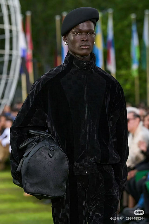 ルイヴィトンコピー 新しいチェッカーボードフロックジャカードジャケット