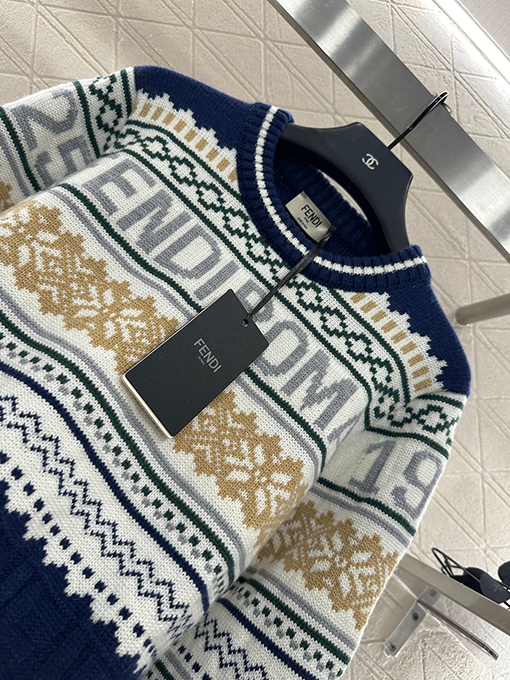 フェンディスーパーコピー 新しいヘビークロシェラウンドネックセーター