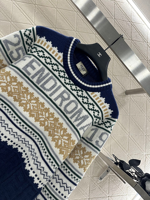 フェンディスーパーコピー 新しいヘビークロシェラウンドネックセーター