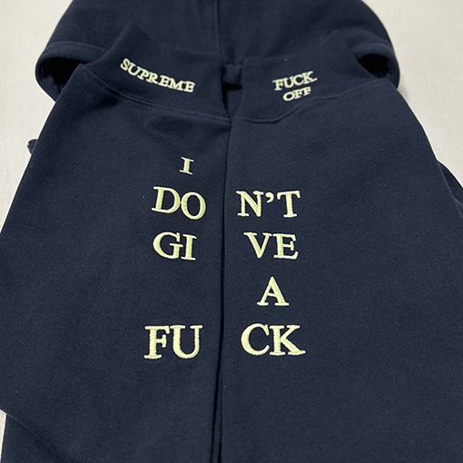 シュプリーム SUPREME IDGAF ZIP UP HOODED30 刺繍入りレタリングジップアップフード付きスパーカー