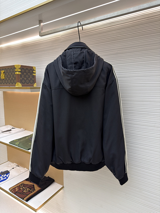 セリーヌ 新しいスキーパッド入りジャケット