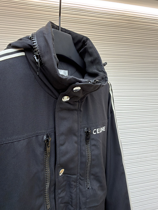 セリーヌ 新しいスキーパッド入りジャケット