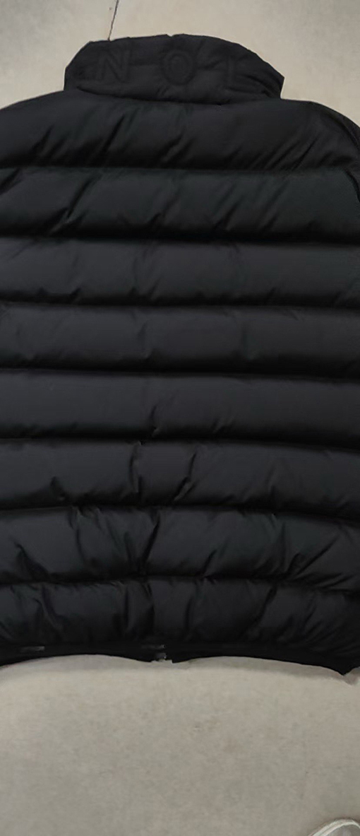 モンクレール 新しい色のカップルダウンベスト