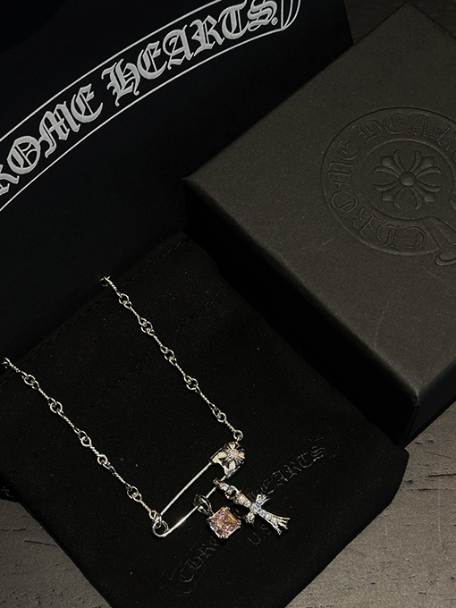 クロムハーツ 新しいブローチクロスホワイトゴールドメッキシュガーキューブネックレス