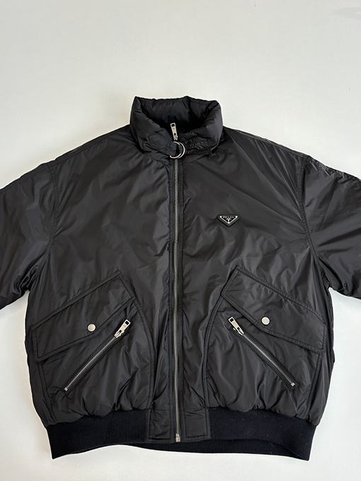 プラダコピー 厚のナイロンジッパーダウンジャケット