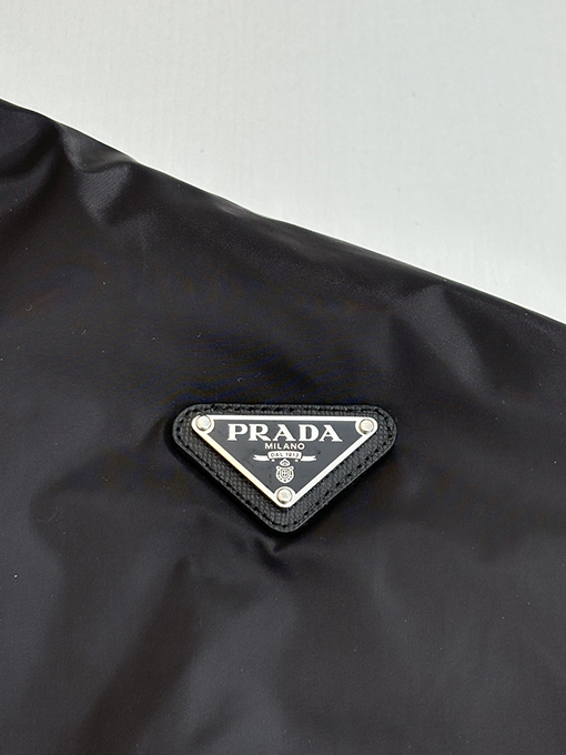 プラダコピー 厚のナイロンジッパーダウンジャケット