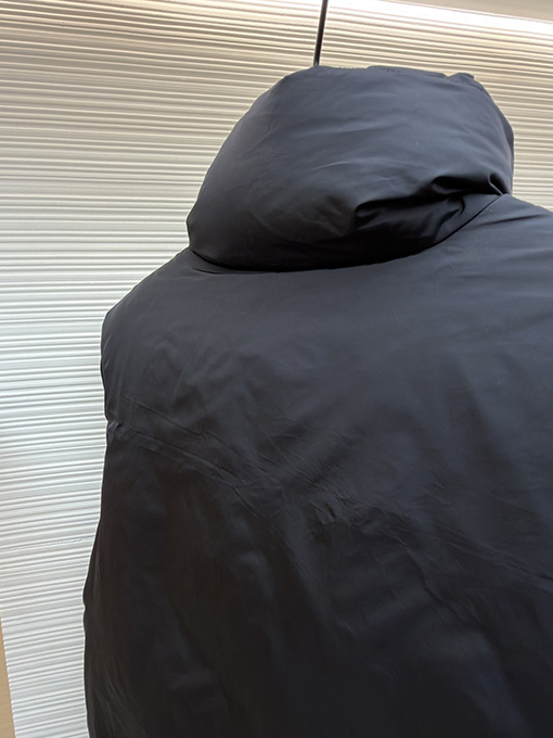 アミ 新作ハートパディング刺繍ダウンベスト